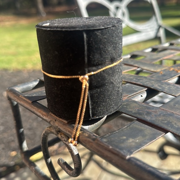 Bracelet with adjustable back - Picture 6 of 8